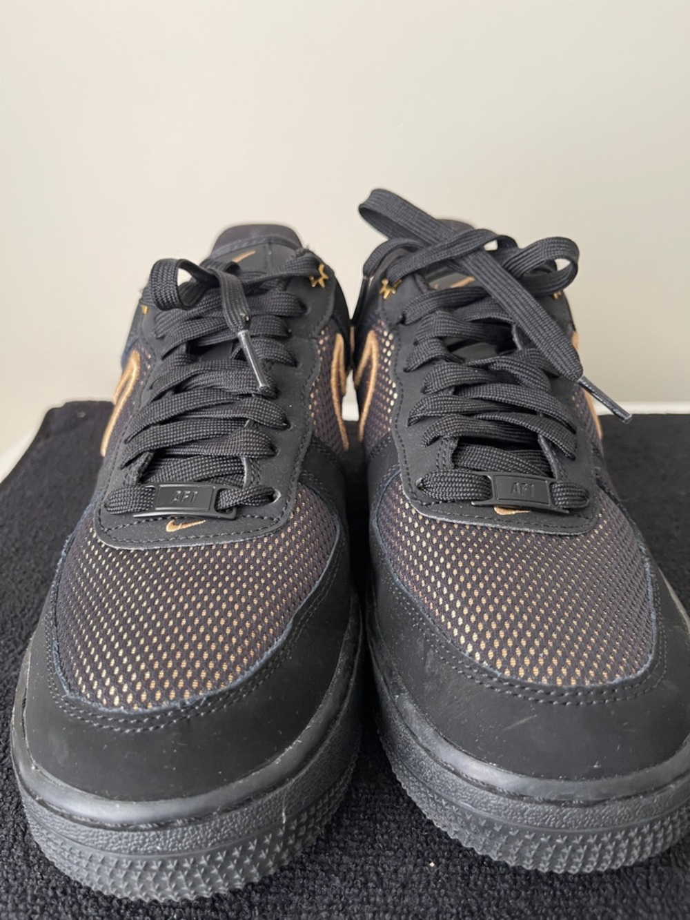 Nike Black and Gold Low-Top Sneakers - Picture 5 of 7